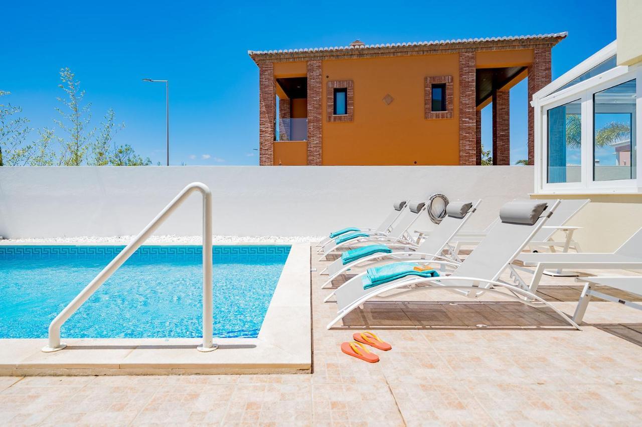 Villa Porto De Mos 95 By Destination Algarve
